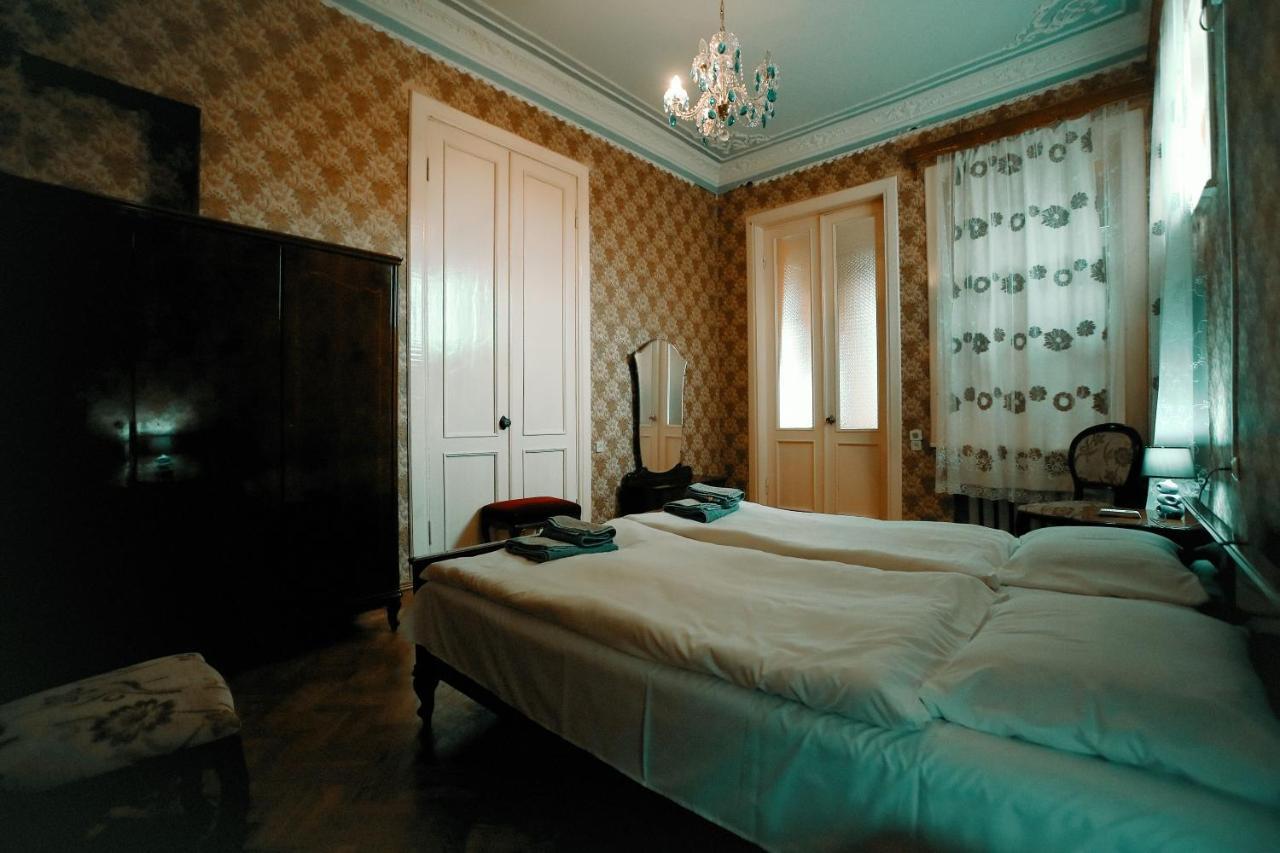 Гостевой дом Old Кутаиси Экстерьер фото