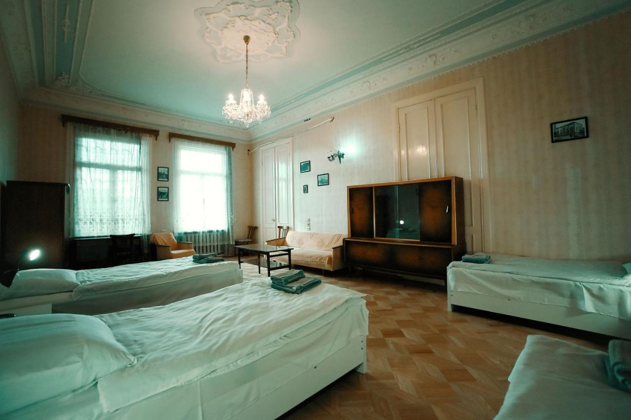Гостевой дом Old Кутаиси Экстерьер фото