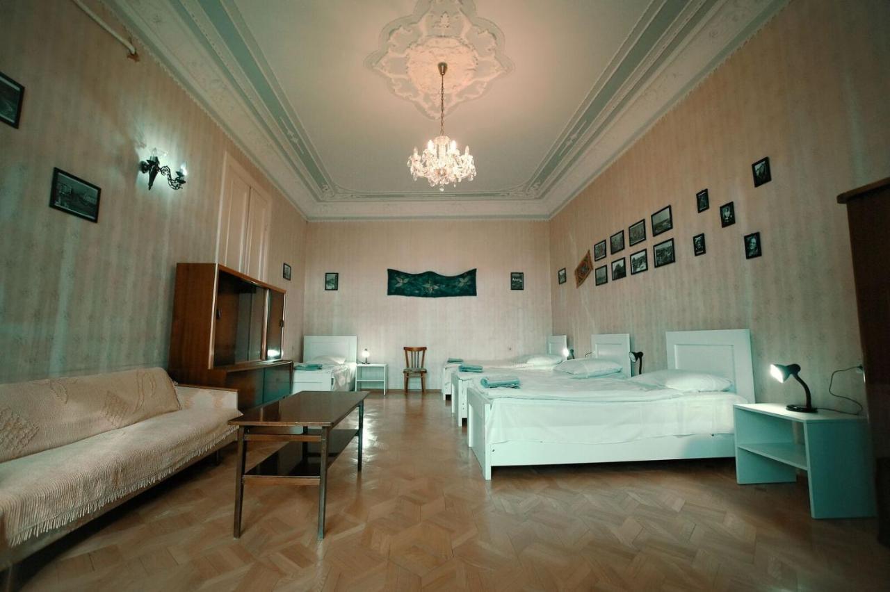 Гостевой дом Old Кутаиси Экстерьер фото